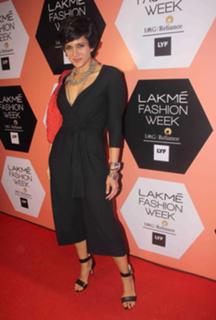 Mandira Bedi feet photo 5