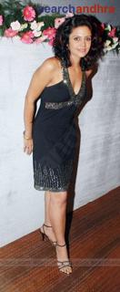 Mandira Bedi feet photo 1