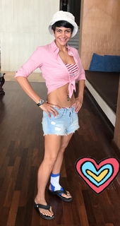 Mandira Bedi feet photo 12