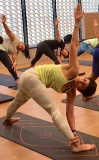 Mandira Bedi feet photo 14