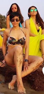 Mandira Bedi feet photo 9