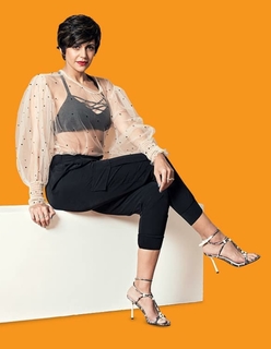 Mandira Bedi feet photo 3