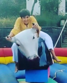 Mandira Bedi feet photo 17