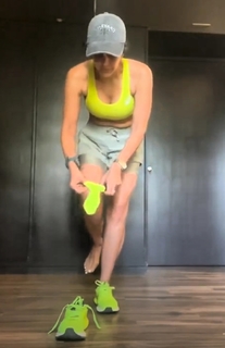 Mandira Bedi feet photo 3
