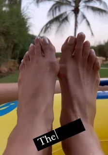 Mandira Bedi feet photo 8