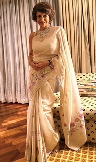Mandira Bedi feet photo 8