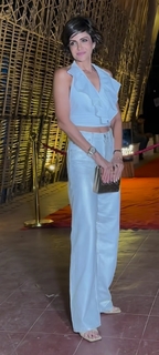 Mandira Bedi feet photo 5