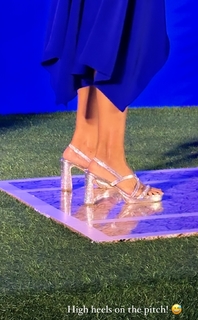 Mandira Bedi feet photo 4