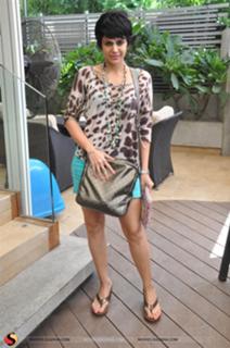 Mandira Bedi feet photo 10