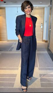 Mandira Bedi feet photo 4