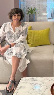 Mandira Bedi feet photo 17