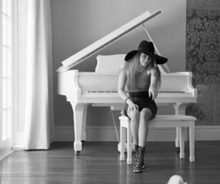 Mandy Grace Capristo feet photo thumbnail