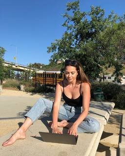 Mandy Grace Capristo feet photo thumbnail