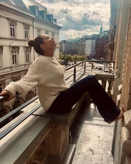 Mandy Grace Capristo feet photo thumbnail
