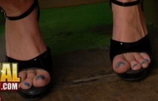 Mandy Mitchell feet photo 5