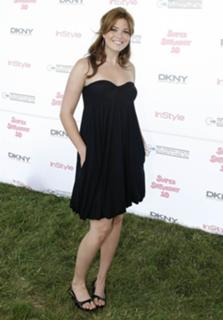 Mandy Moore feet photo thumbnail