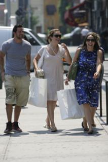 Mandy Moore feet photo thumbnail