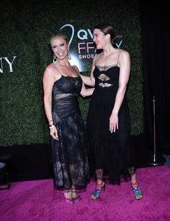 Mandy Moore feet photo thumbnail