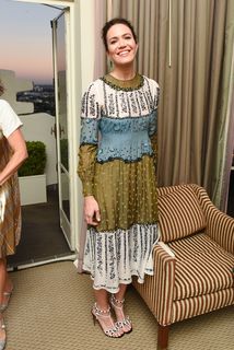 Mandy Moore feet photo thumbnail