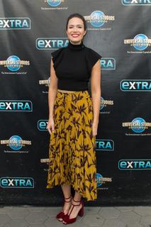 Mandy Moore feet photo thumbnail