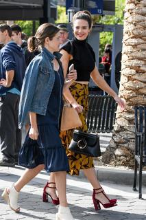 Mandy Moore feet photo thumbnail