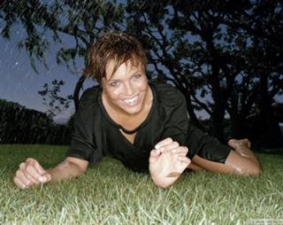 Mandy Moore feet photo thumbnail