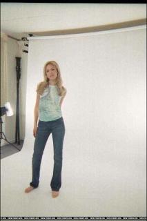Mandy Moore feet photo thumbnail