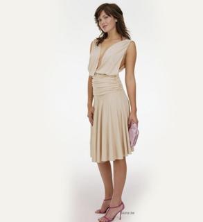 Mandy Moore feet photo thumbnail