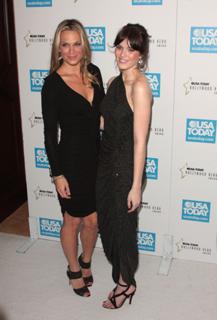 Mandy Moore feet photo thumbnail