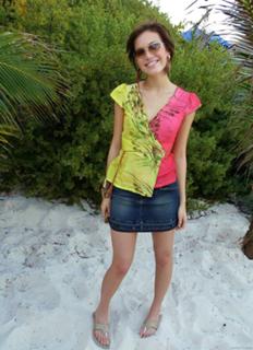 Mandy Moore feet photo thumbnail