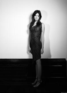 Mandy Moore feet photo thumbnail
