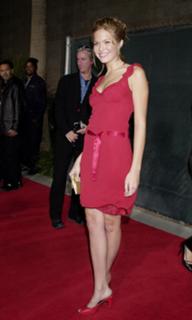 Mandy Moore feet photo thumbnail