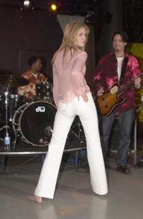 Mandy Moore feet photo thumbnail