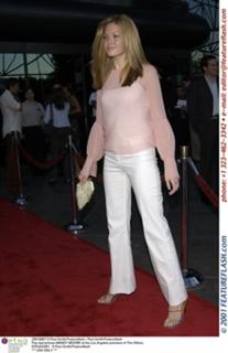 Mandy Moore feet photo thumbnail