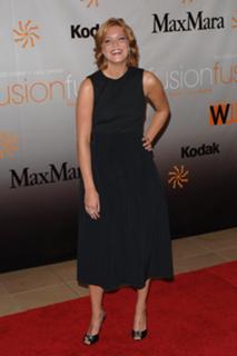 Mandy Moore feet photo thumbnail