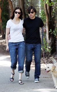 Mandy Moore feet photo thumbnail