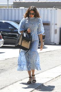 Mandy Moore feet photo thumbnail