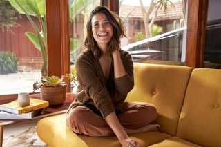 Mandy Moore feet photo thumbnail