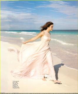 Mandy Moore feet photo thumbnail