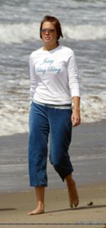 Mandy Moore feet photo thumbnail