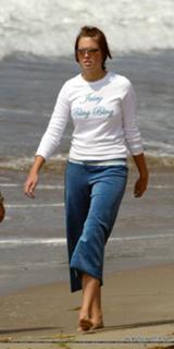 Mandy Moore feet photo thumbnail