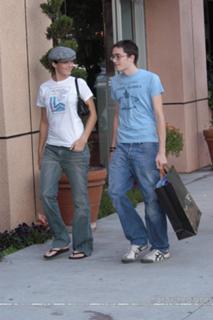 Mandy Moore feet photo thumbnail