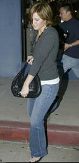 Mandy Moore feet photo thumbnail