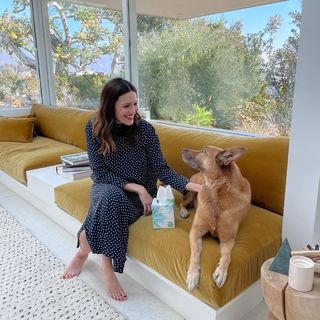 Mandy Moore feet photo thumbnail