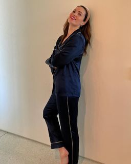 Mandy Moore feet photo thumbnail