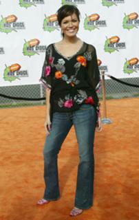 Mandy Moore feet photo thumbnail