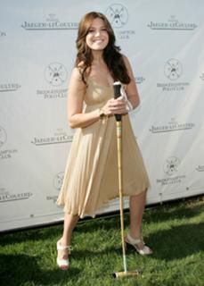 Mandy Moore feet photo thumbnail