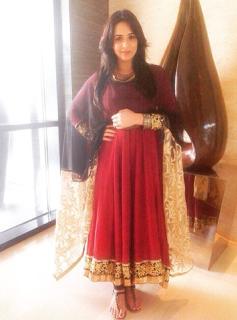 Mandy Takhar feet photo thumbnail