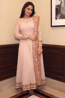 Mandy Takhar feet photo thumbnail