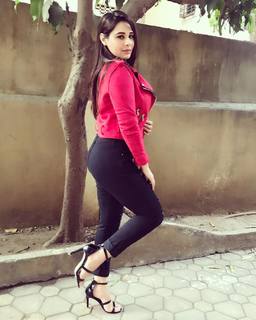 Mandy Takhar feet photo thumbnail